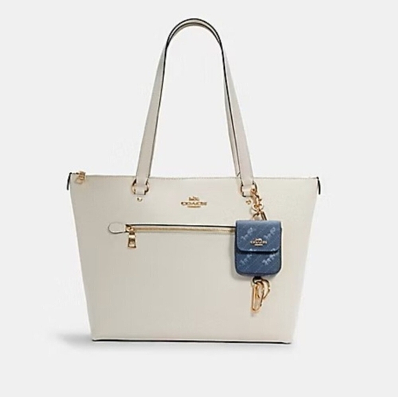 💙🔹️Coach🔹️ Multi Attachments Case Bag Charm With Horse And Carriage Dot Print